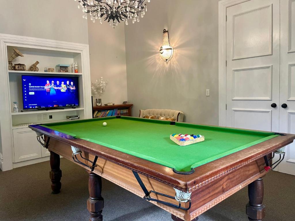 Biliár nebo kulečník v ubytování Winter Fun - Spa, Pinball, Billiard and more