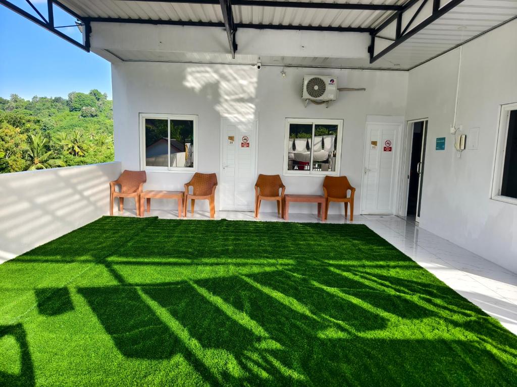 Lombokhouse Mandalika - Tweepersoonskamer Met Uitzicht Op De Bergen