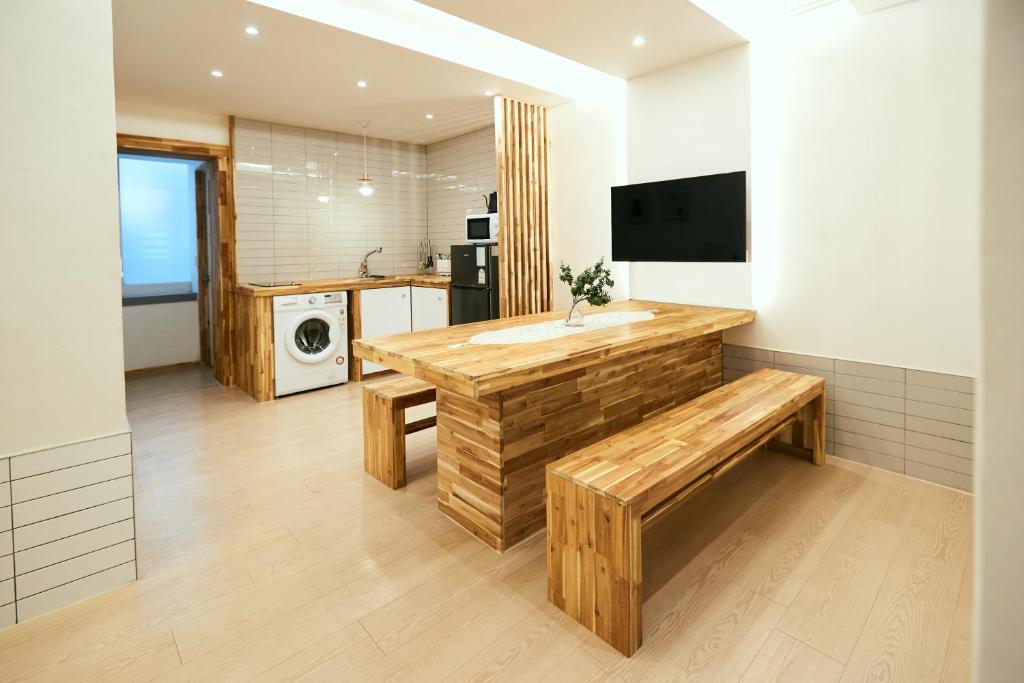 Hongdae 3BedRoom&2Baths Free Wifi&Free Parking photo