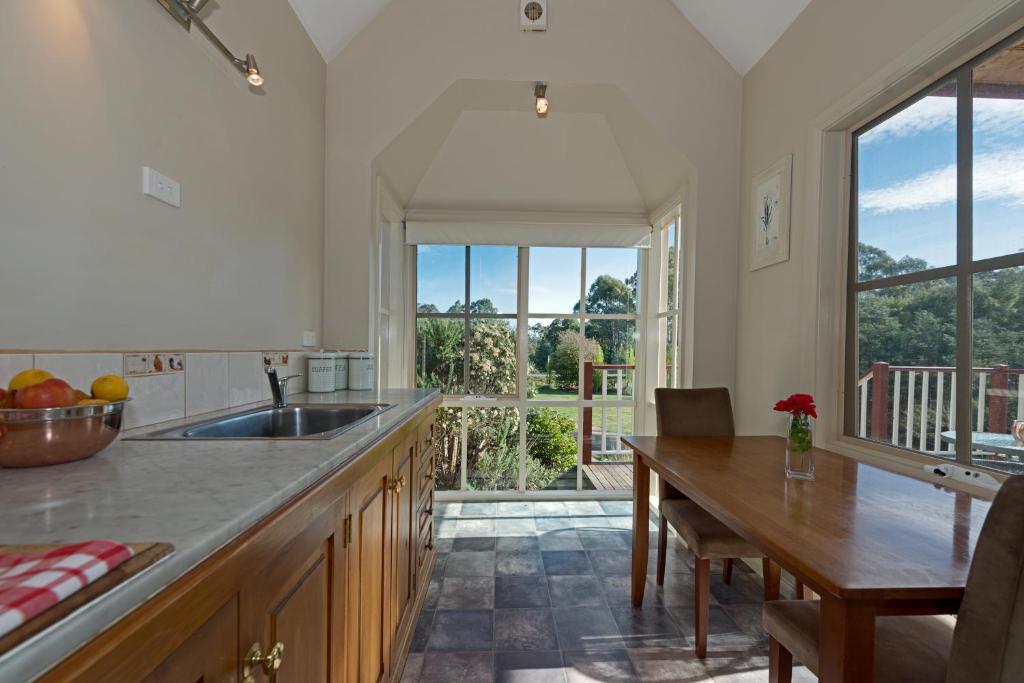 CRABTREE RIVERFRONT COTTAGES Beautiful peaceful location RELAX & ENJOY - Cottage Sul Fiume Con Una Camera Da Letto