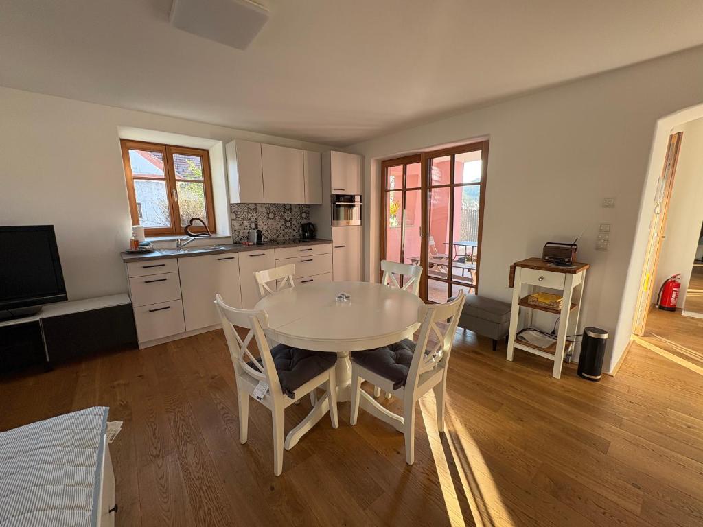 A kitchen or kitchenette at Altes Winzerhaus in der Wachau - neu renoviertes Haus mit Terrasse