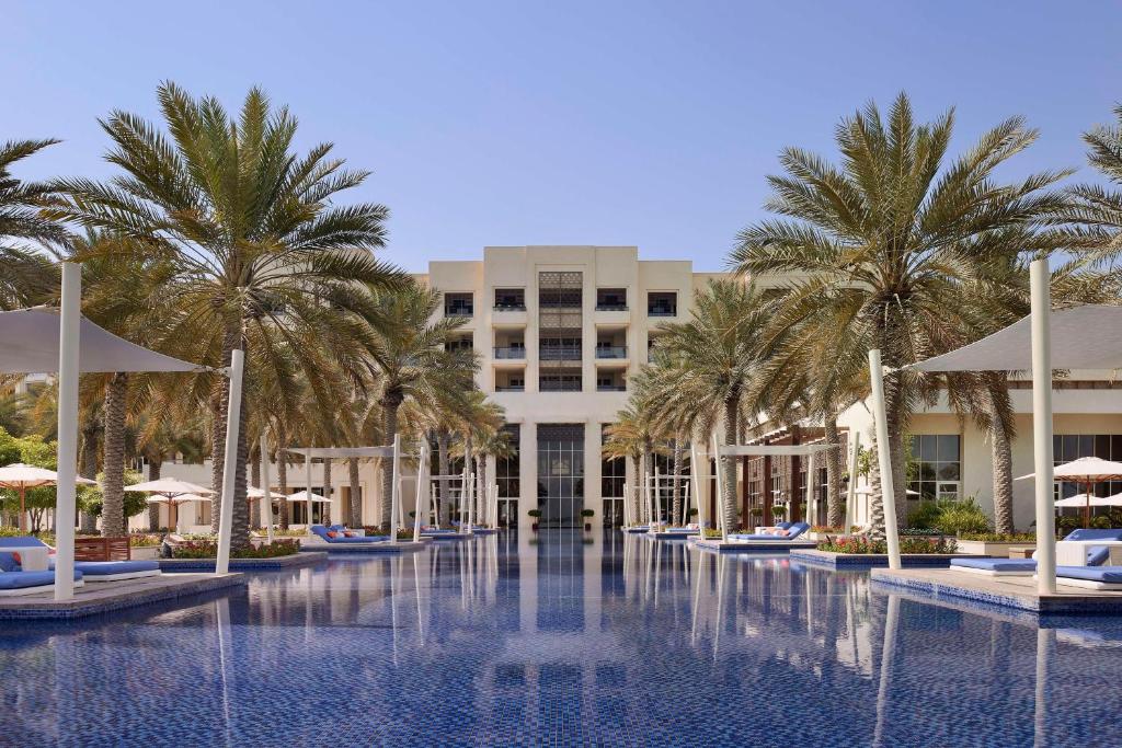 Bazén v ubytování Park Hyatt Abu Dhabi Hotel and Villas nebo v jeho okolí