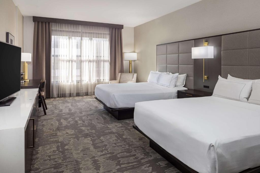 Hilton Promenade Branson Landing - 