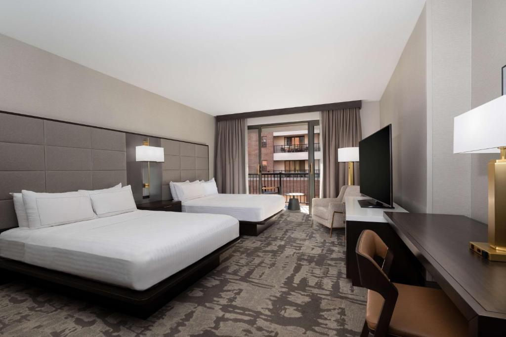 Hilton Promenade Branson Landing - 
