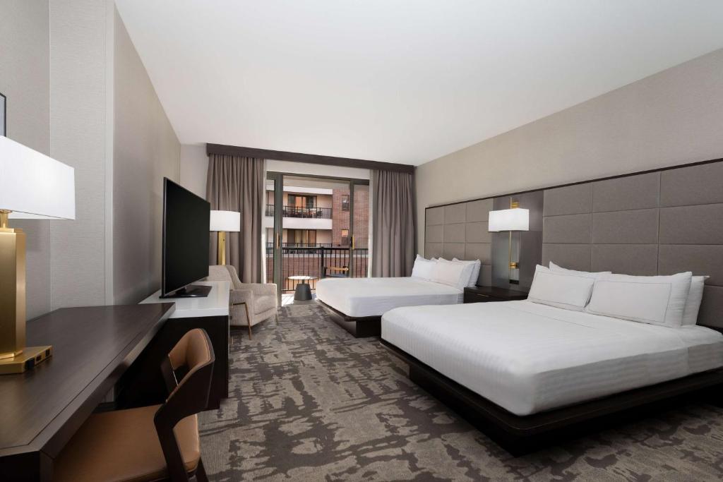 Hilton Promenade Branson Landing - 