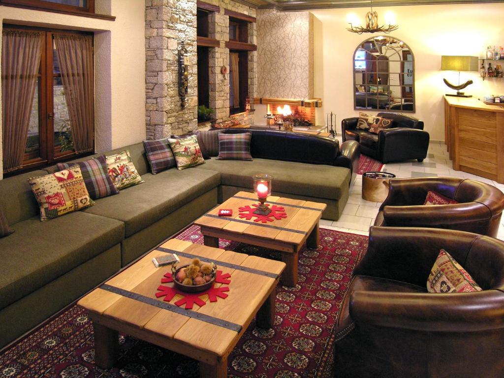 Posezení v ubytování Ef Zin Hotel Arachova