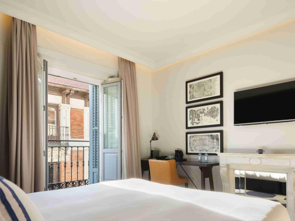 Postel nebo postele na pokoji v ubytování Only YOU Boutique Hotel Madrid