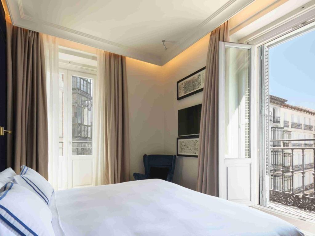 Postel nebo postele na pokoji v ubytování Only YOU Boutique Hotel Madrid