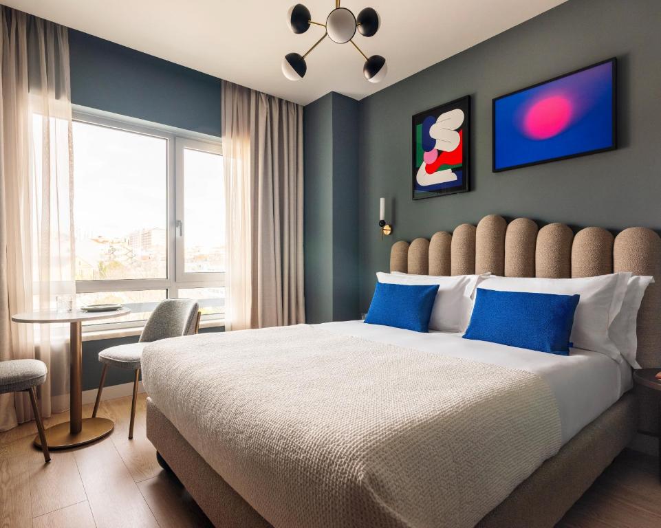 
Medium Studio with Kitchenette
