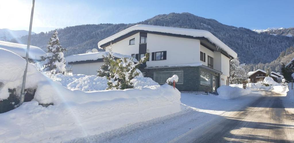 Nespecifikovaný výhled na hory nebo výhled na hory při pohledu z apartmánu