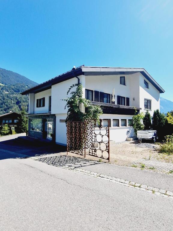 Nespecifikovaný výhled na hory nebo výhled na hory při pohledu z apartmánu