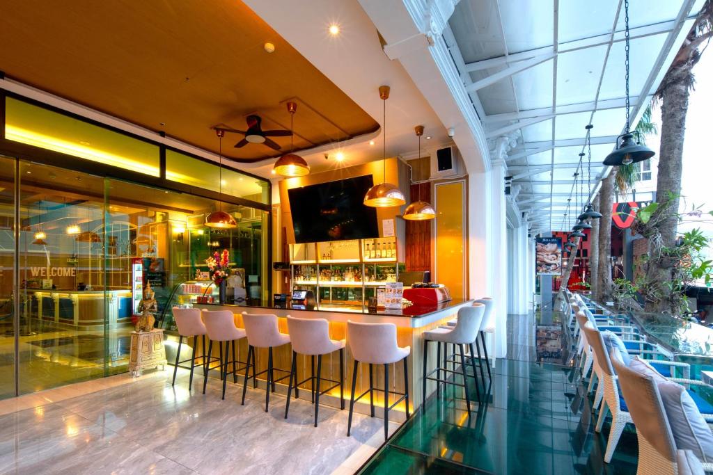 Sira Grande Hotel & Spa, Patong - Resim 9