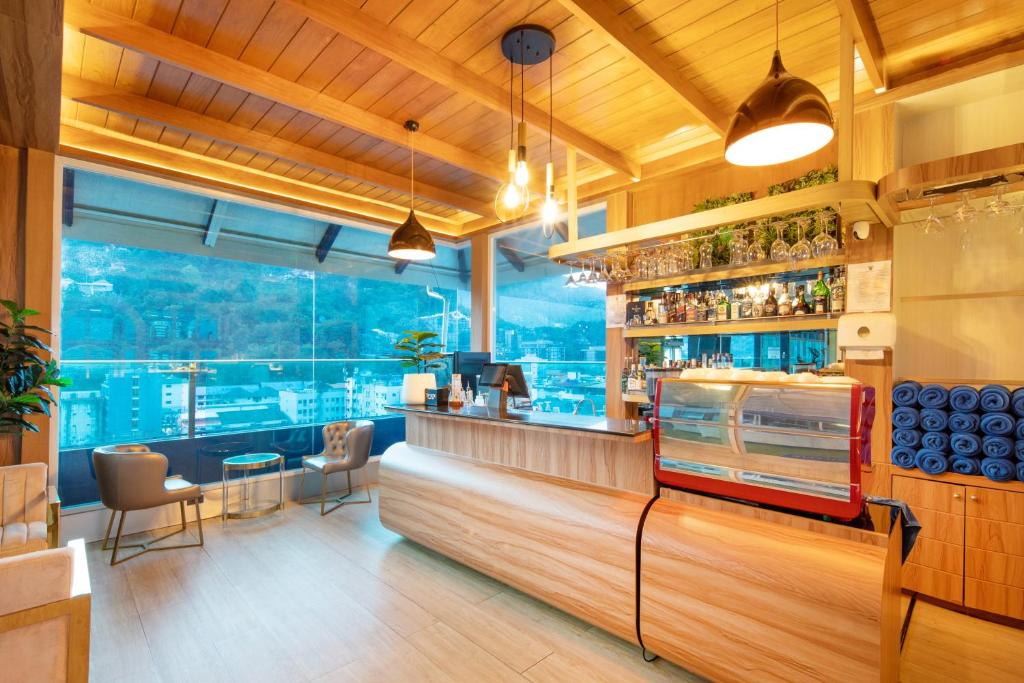 Sira Grande Hotel & Spa, Patong - Resim 8