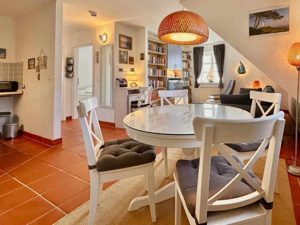 Kuchyň nebo kuchyňský kout v ubytování Strandnahe Ferienwohnung Rügen