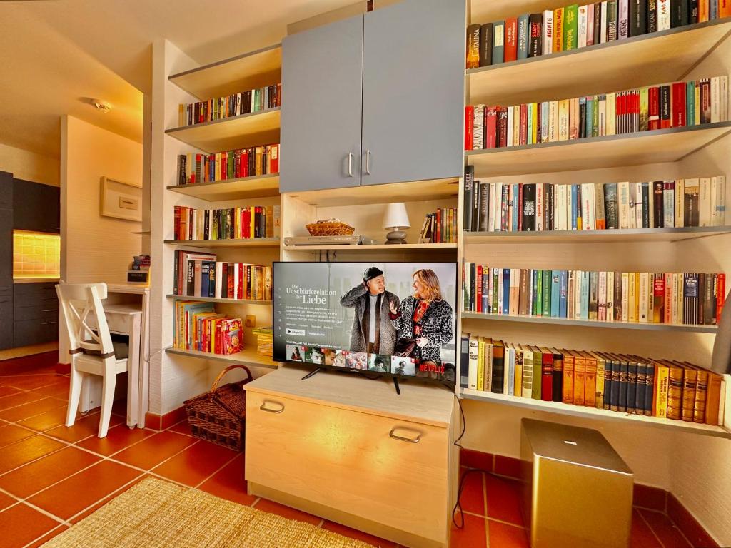 Knihovna v apartmánu