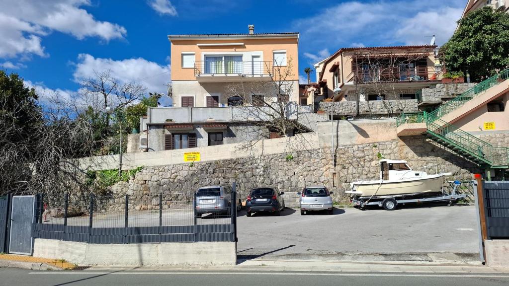 Budova, v ktorej sa apartmán nachádza