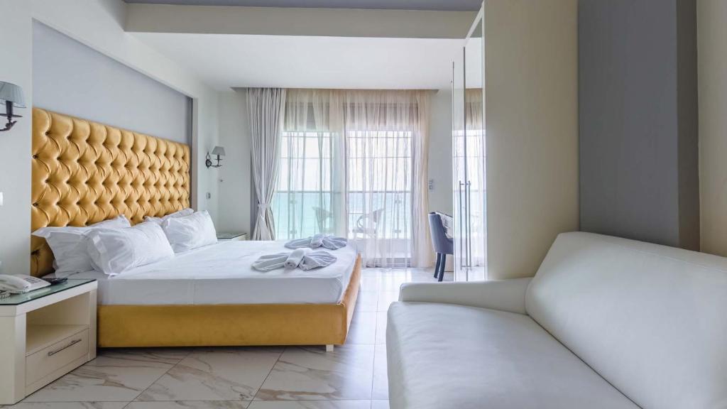 Alpha Luxury Suites - 13