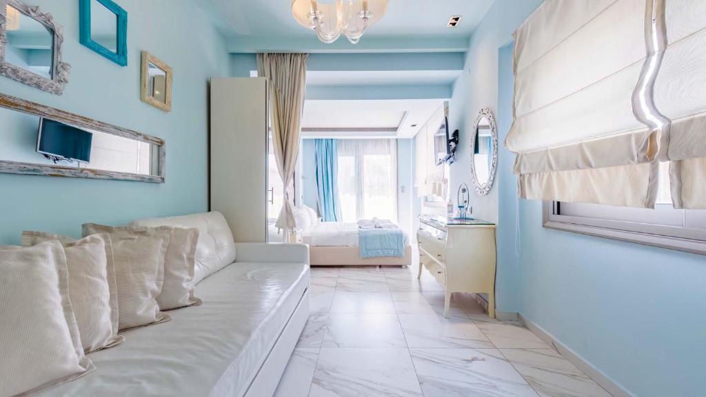 Alpha Luxury Suites - 14