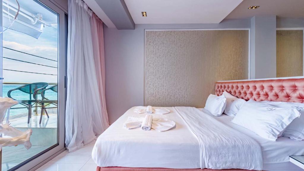 Alpha Luxury Suites - 3