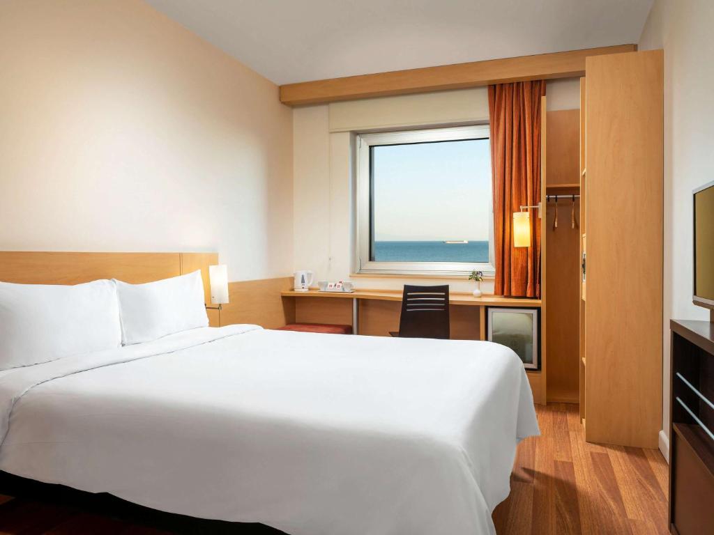 Cama ou camas em um quarto em Ibis Istanbul Zeytinburnu