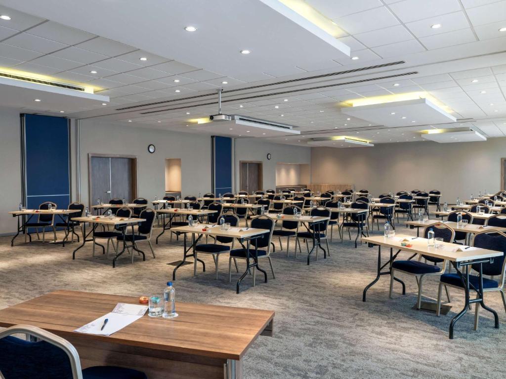 Área de negócios e/ou sala de conferências em Novotel Istanbul Zeytinburnu