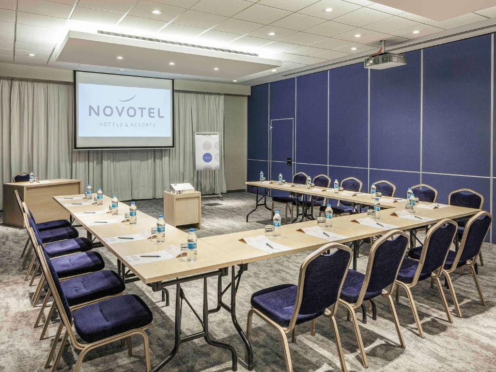 Área de negócios e/ou sala de conferências em Novotel Istanbul Zeytinburnu