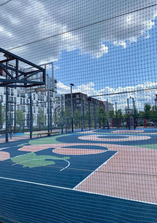 Tenis a/nebo squash v ubytování Найкращий ЖК Києва Файна Таун Закрита територія nebo okolí