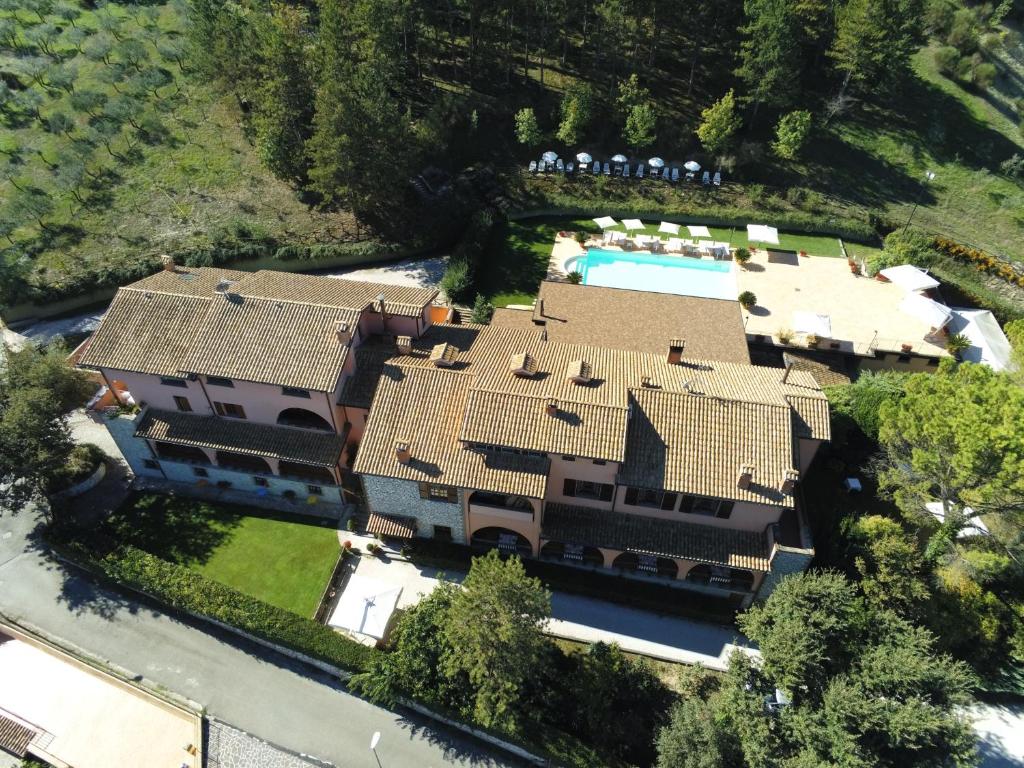 The swimming pool at or close to Hotel La Fattoria