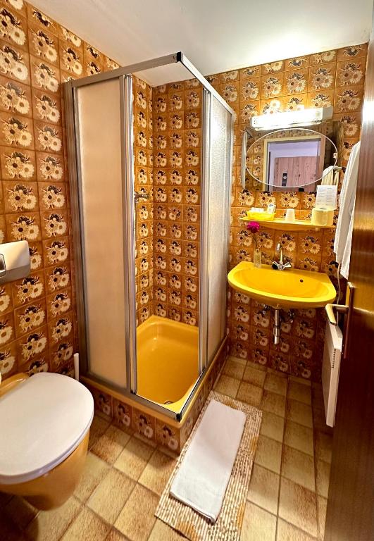 Koupelna v ubytování Landhotel Gasthof Eichhof Natters