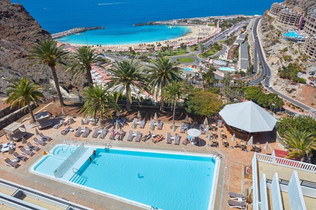 Bazén v ubytování Hotel Chatur Palmera Mar nebo v jeho okolí