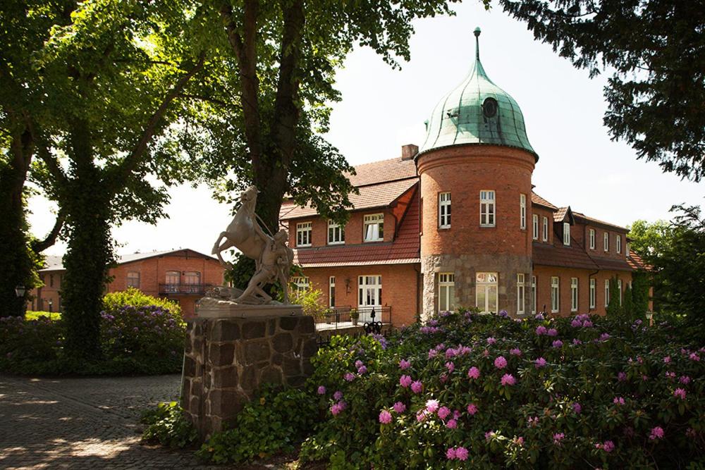 Ein Garten an der Unterkunft Schloss Basthorst