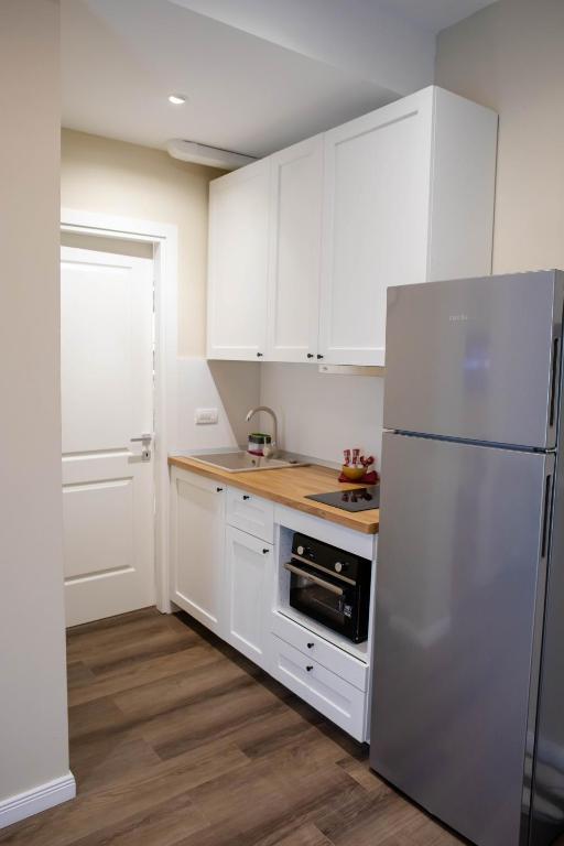 
Deluxe One-Bedroom Apartment
