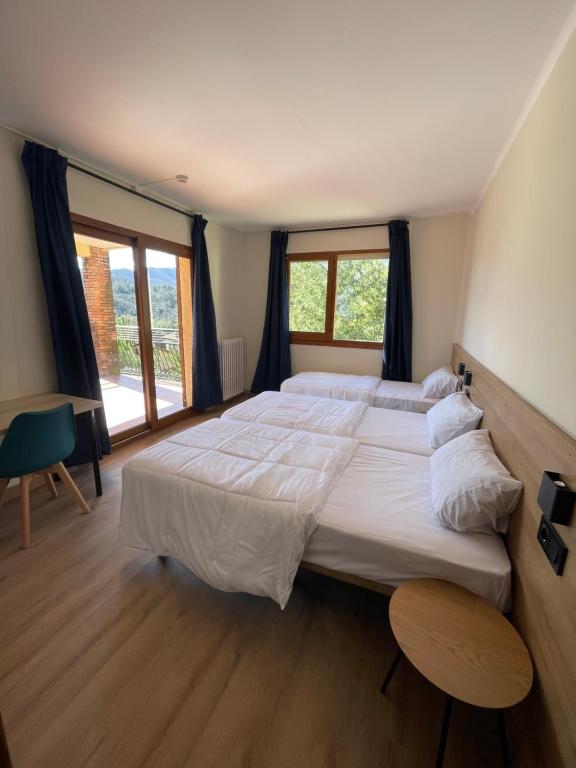 Cubez Viladrau - Habitación Triple Con Baño Compartido