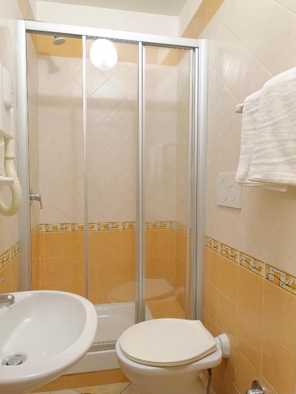 Koupelna v ubytování Albergo Marechiaro