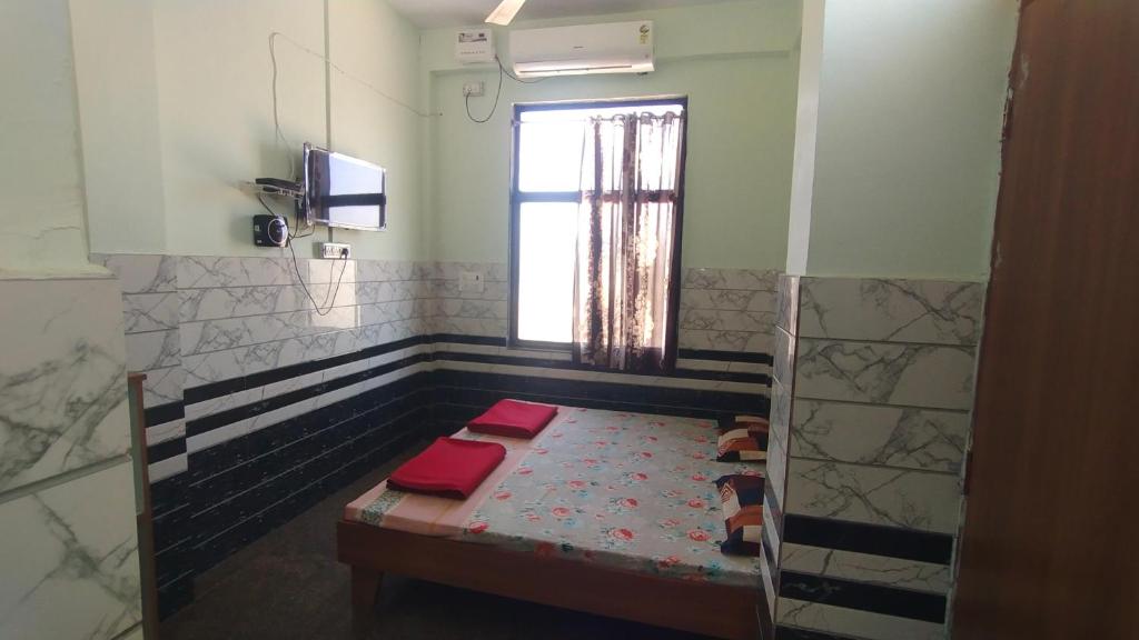 Fotografie z fotogalerie ubytování Baba Ramdev Hotel And Restaurant v destinaci Nīmri