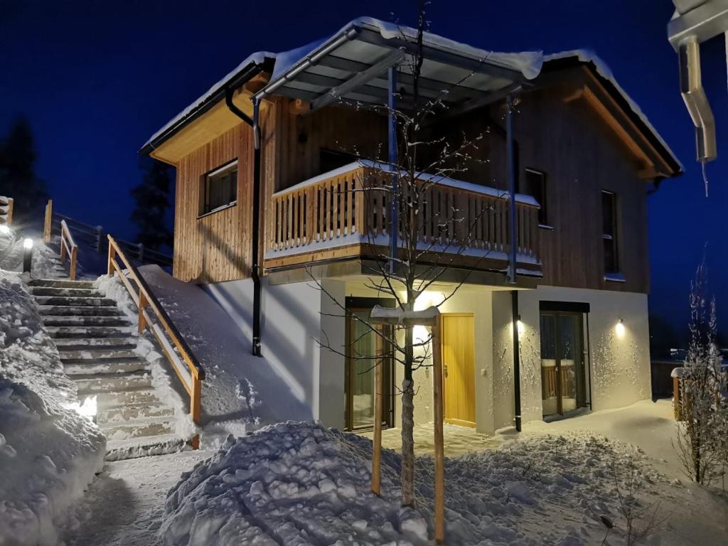 Berglisl - direkt an der Schipiste! Neue Ferienwohnung mit Sauna v zimě
