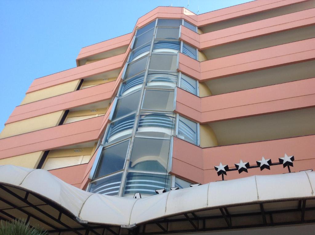 Budova, kde se hotel nachází