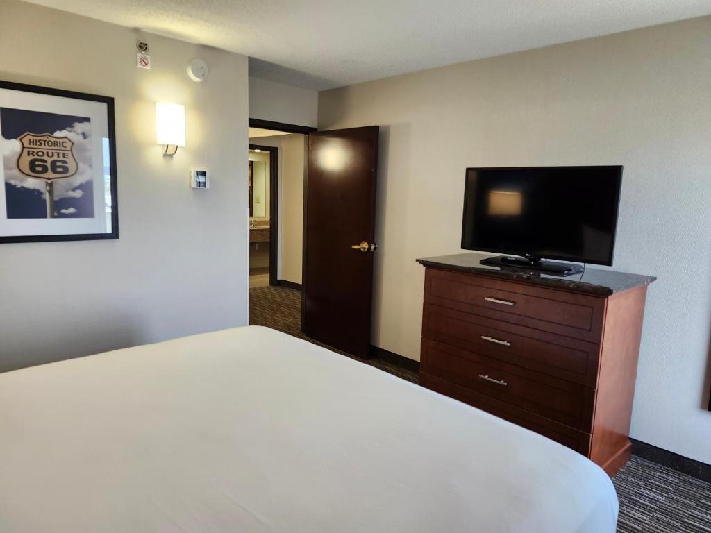 Heritage Inn & Suites St Louis Fenton, Trademark by Wyndham photo