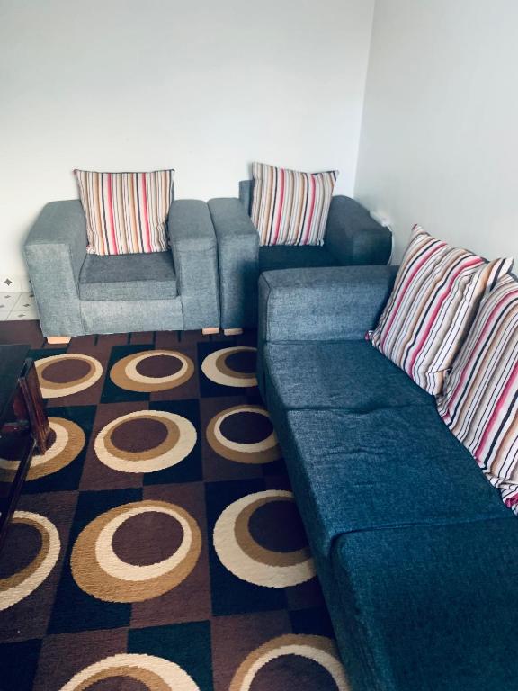Posezení v ubytování Malias furnished apartment