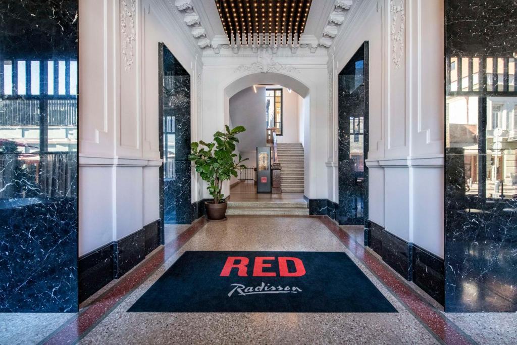 Exteriér nebo vchod ubytování Radisson RED Tbilisi