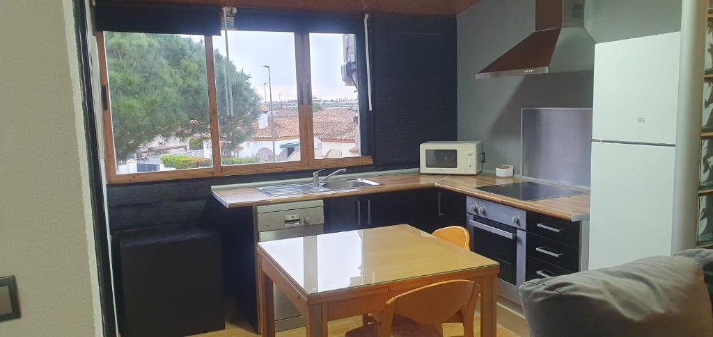 Fotografie z fotogalerie ubytování Amplio apart con WI-FI y Aire Acondicionado para descansar y relajarse v destinaci Chiclana de la Frontera