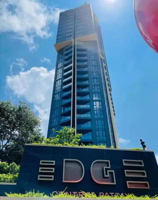 EDGE Central PATTAYA SKY - Resim 21