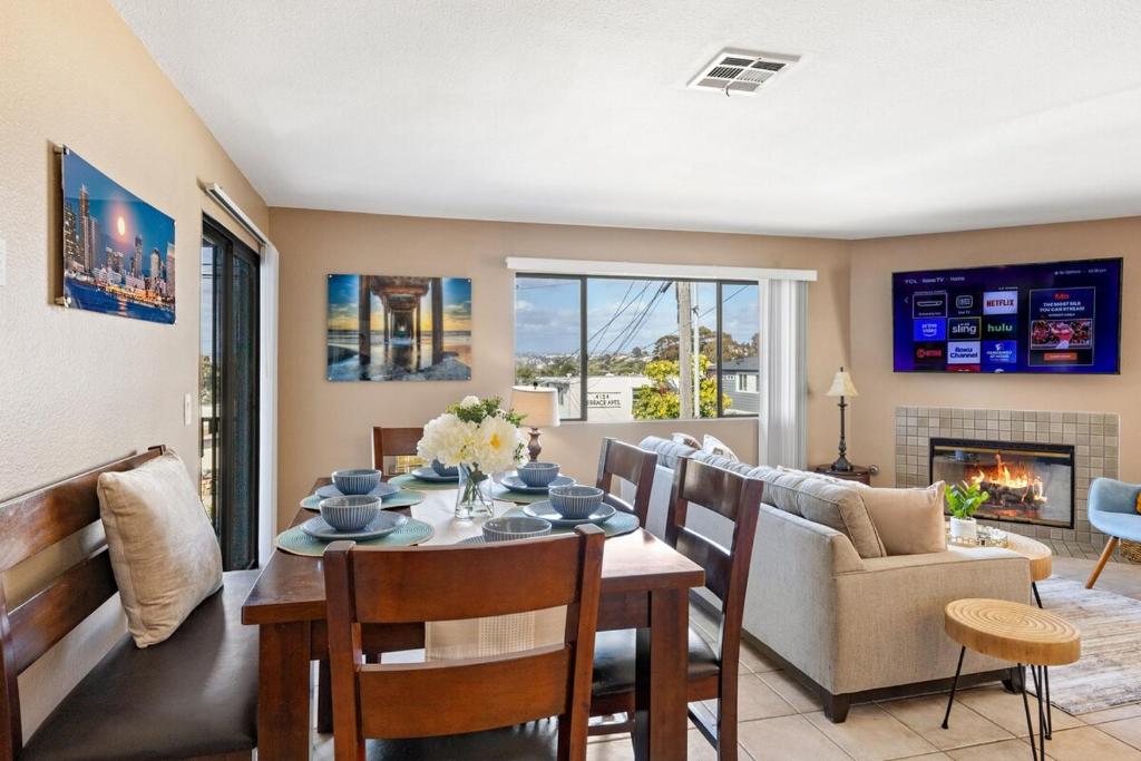 Hidden Gem 3Bed 3Ba Retreat Jacuzzi AC Balconies, San Diego (updated ...