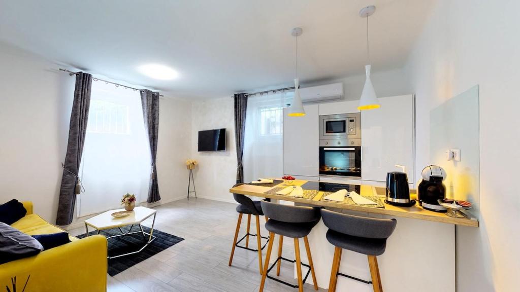 Stylish Nila Apartment in the Heart of Split!