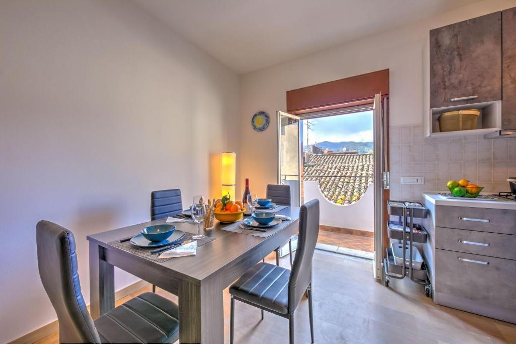 Kuchyň nebo kuchyňský kout v ubytování Sicilian Charm close to Taormina - Happy Rentals