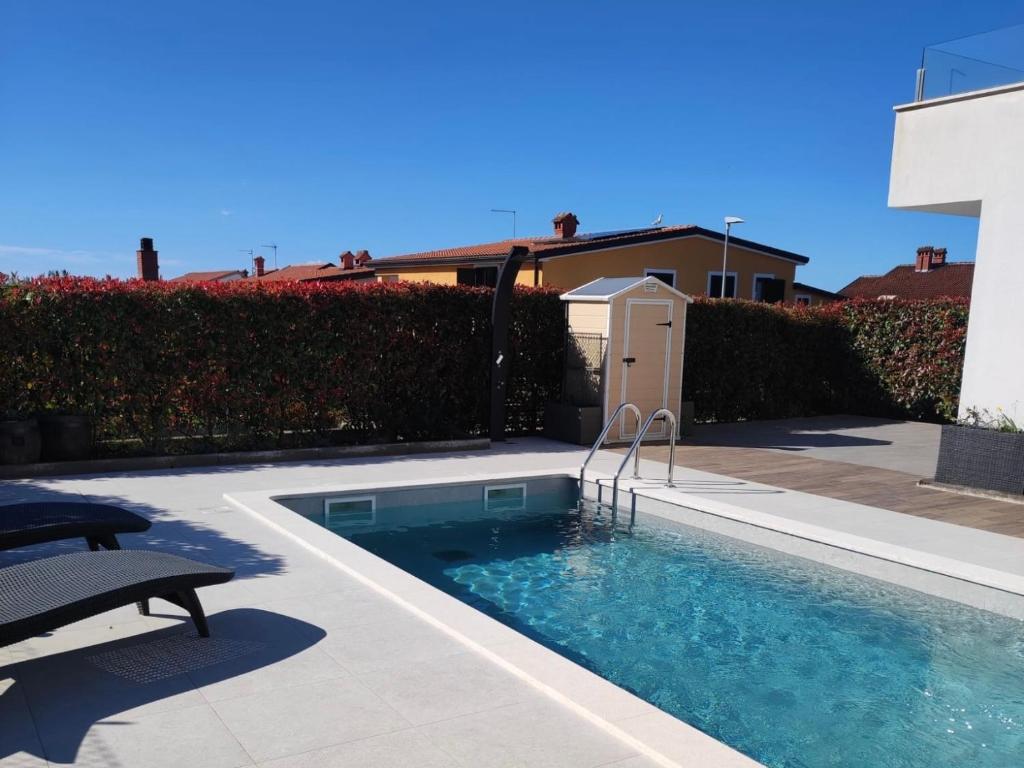 Villa Mona-Haus mit Privatpool in Novigrad mit Meerblick, privatem Parkplatz und Wallbox
