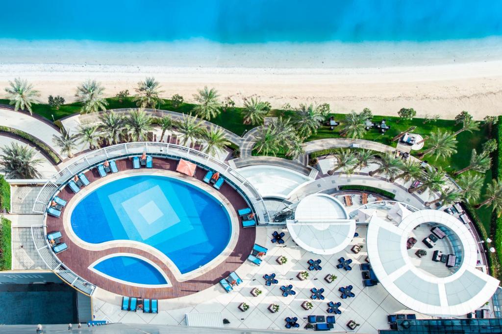 Bazén v ubytování Novotel Abu Dhabi Gate nebo v jeho okolí