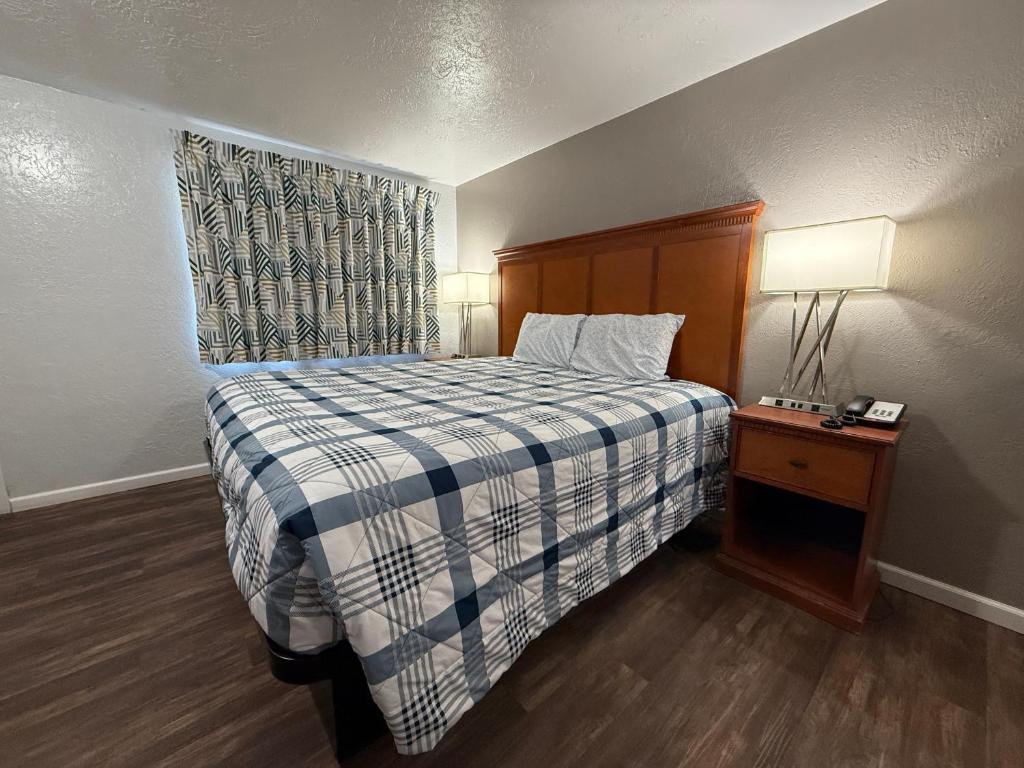 Budget Inn Bend photo