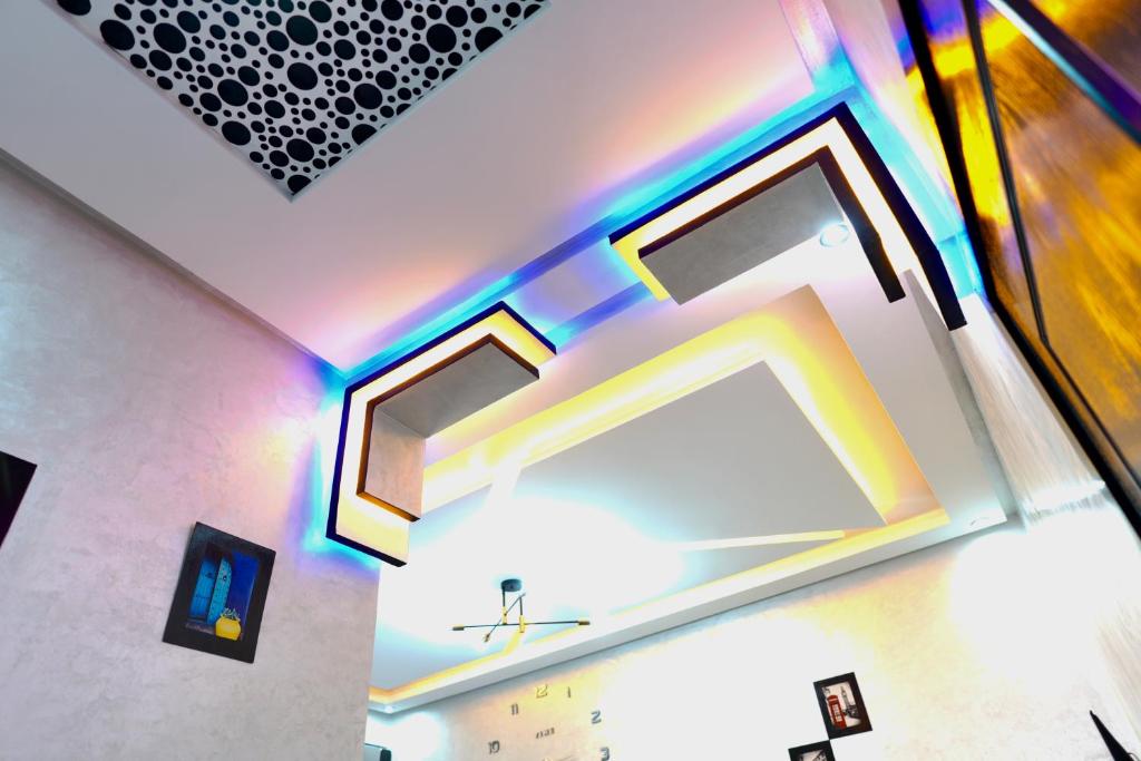 TV a/nebo společenská místnost v ubytování Appartement Marrakech à 5 min de l'Aéroport