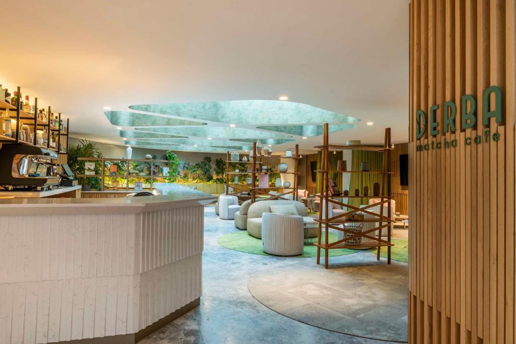 Un restaurante u otro lugar para comer en Andaz Condesa Mexico City, By Hyatt